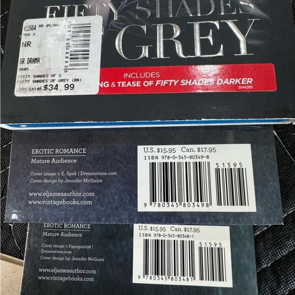 Fifty Shades of Grey Fifty Shades Darker Books + BLURay + DVD 📀 Unrated Version - Picture 2 of 5